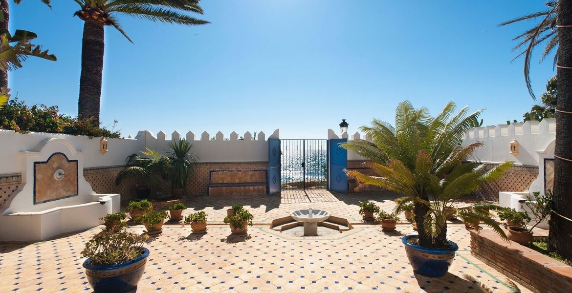 Villa for rent Marbella Golden Mile front beach