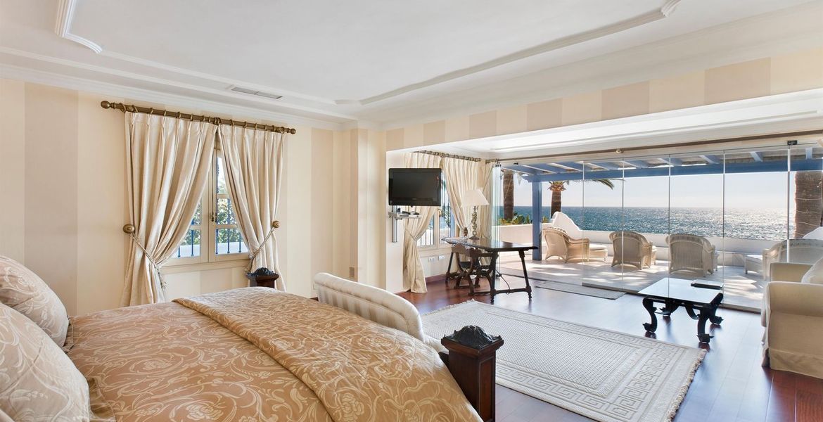 Villa for rent Marbella Golden Mile front beach