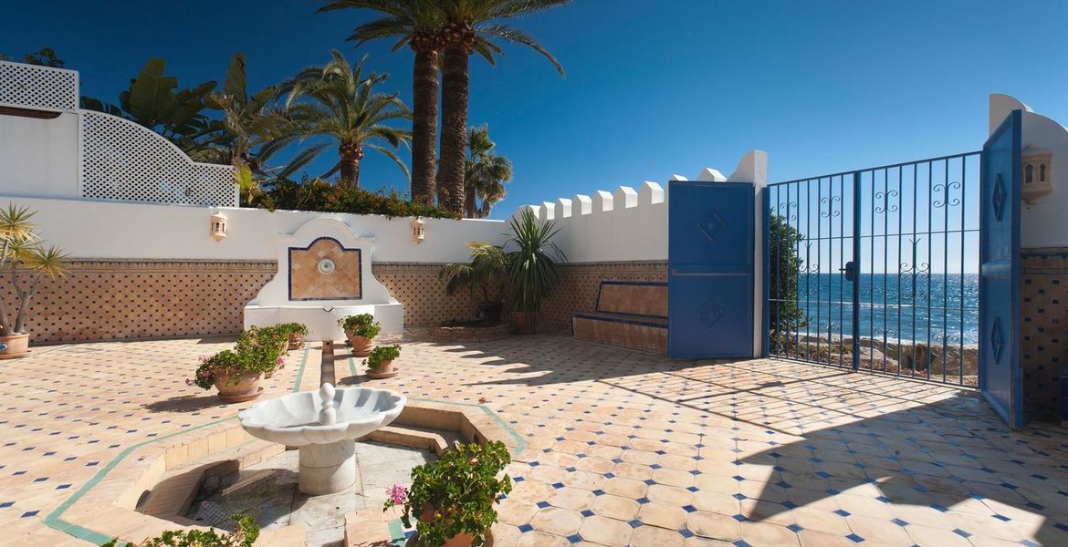 Villa for rent Marbella Golden Mile front beach
