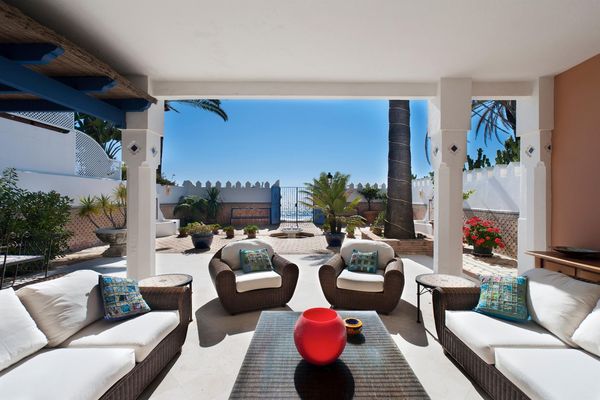 Villa for rent Marbella Golden Mile front beach