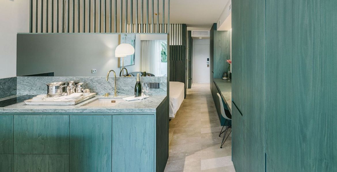 Private Suite One Bedroom in Hotel Puente Romano