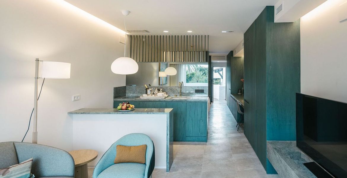 Private Suite One Bedroom in Hotel Puente Romano