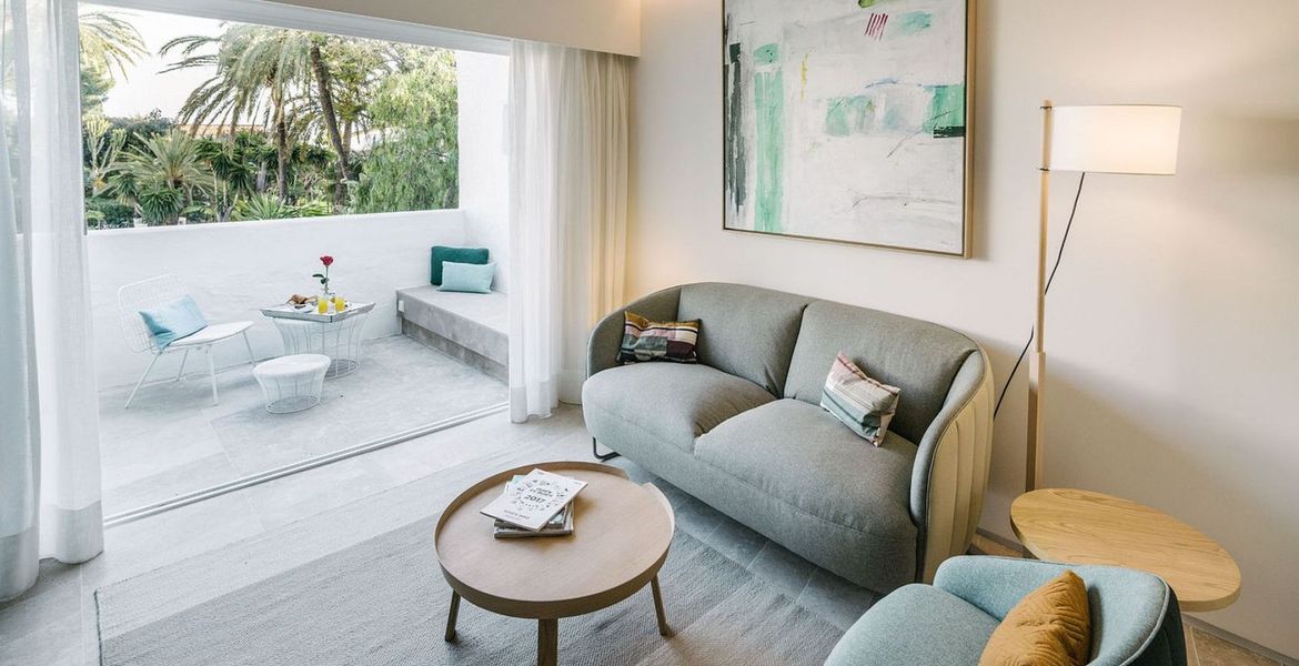 Private Suite One Bedroom in Hotel Puente Romano
