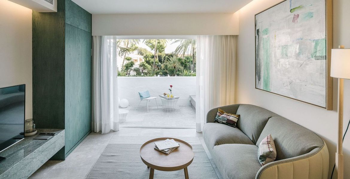 Private Suite One Bedroom in Hotel Puente Romano