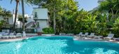 Private Suite One Bedroom in Hotel Puente Romano