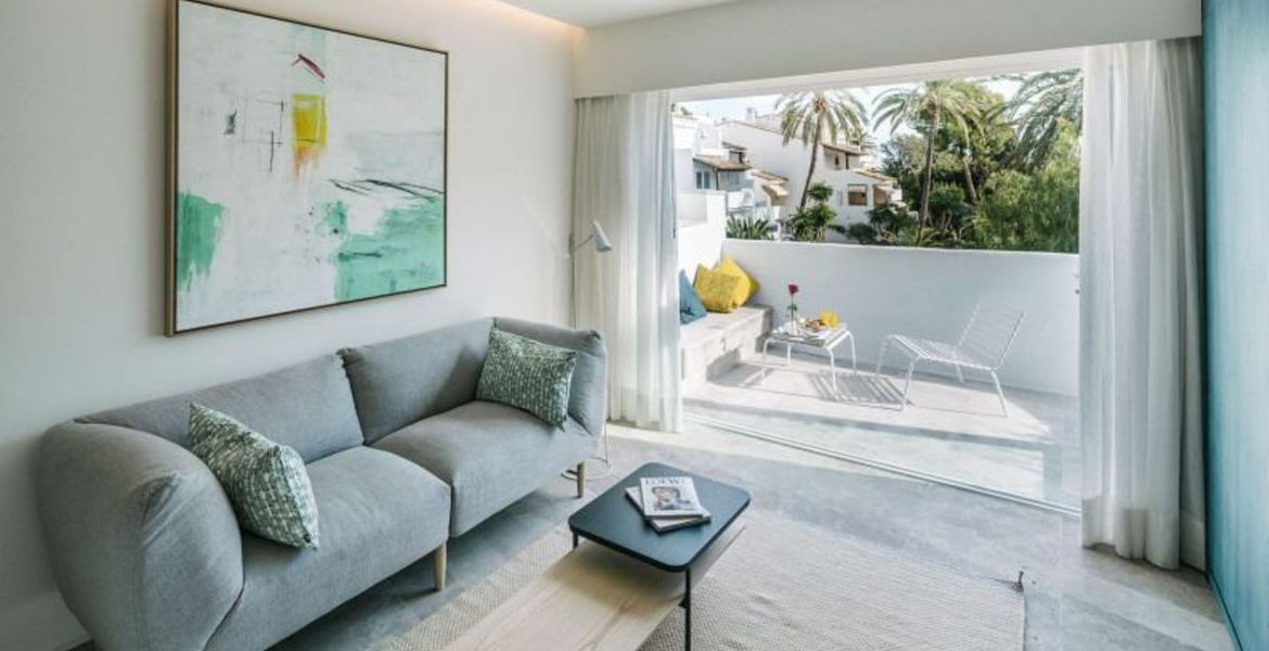 Private Suite One Bedroom in Hotel Puente Romano