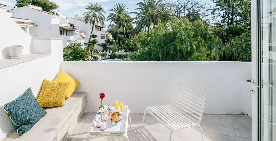Private Suite One Bedroom in Hotel Puente Romano