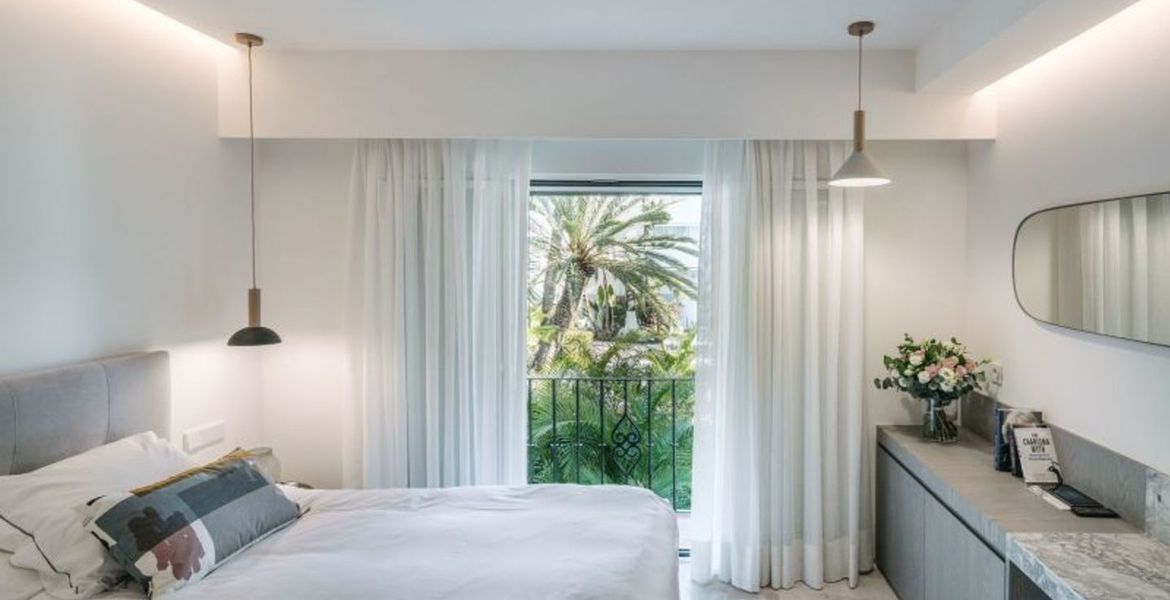 Private Suite One Bedroom in Hotel Puente Romano