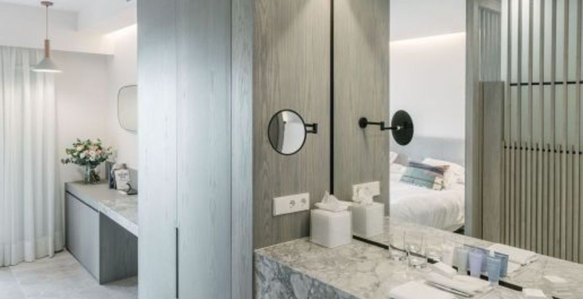Private Suite One Bedroom in Hotel Puente Romano