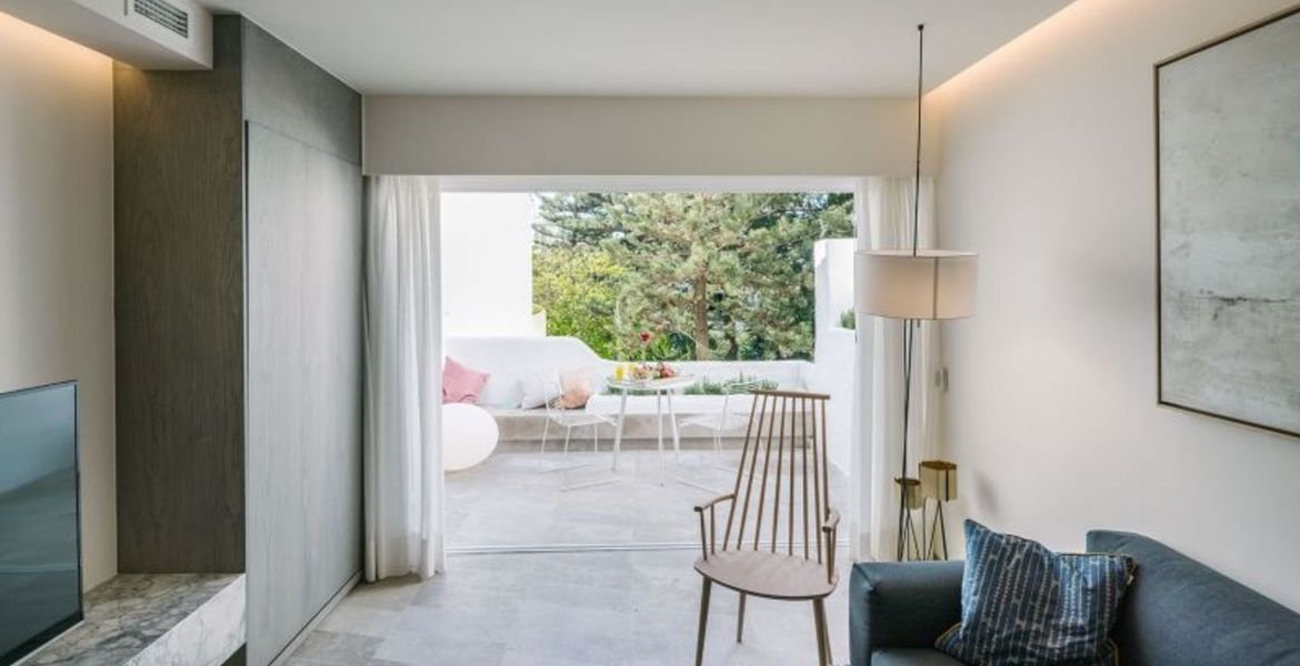 Private Suite One Bedroom in Hotel Puente Romano
