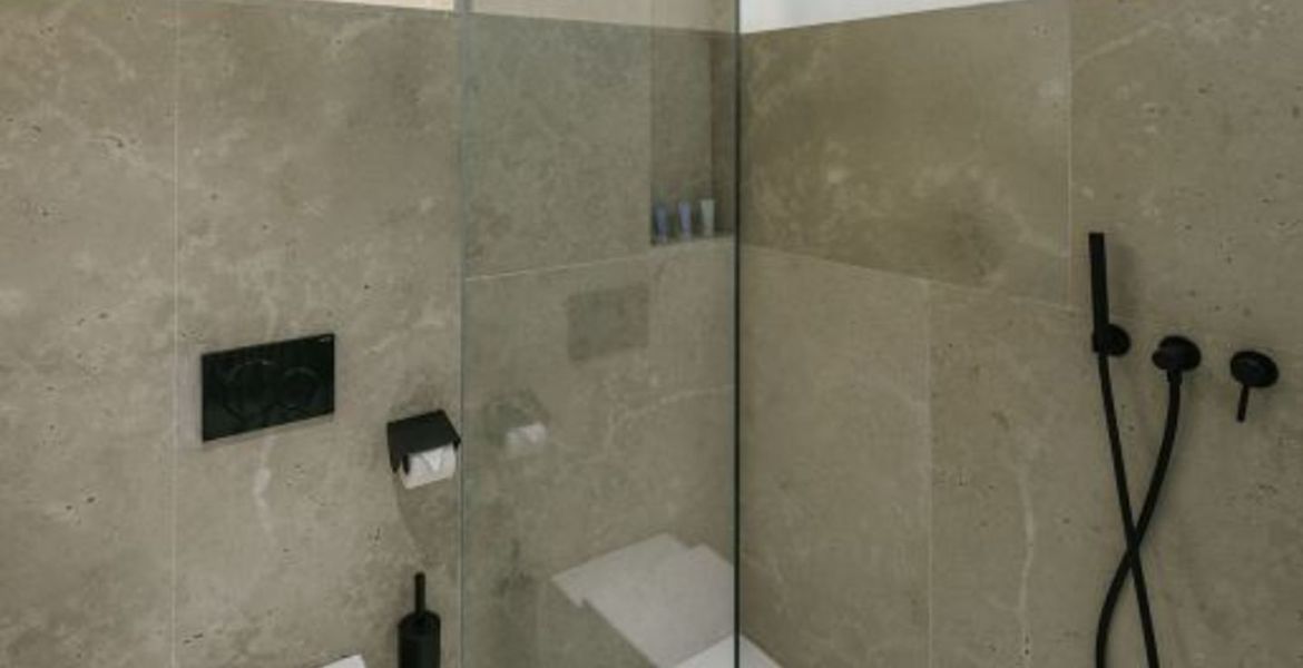 Private Suite One Bedroom in Hotel Puente Romano