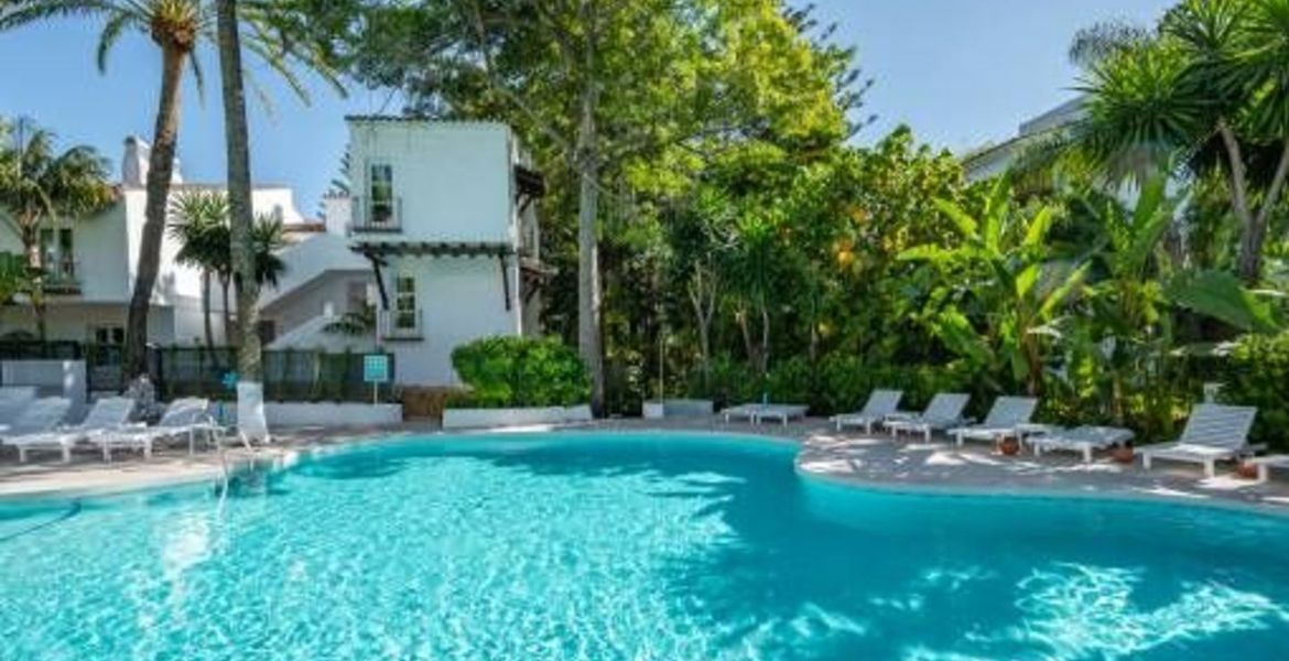 Private Suite One Bedroom in Hotel Puente Romano