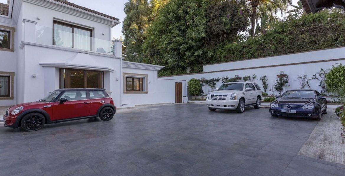 Luxury Villa in Marbella Club area Golden Mile