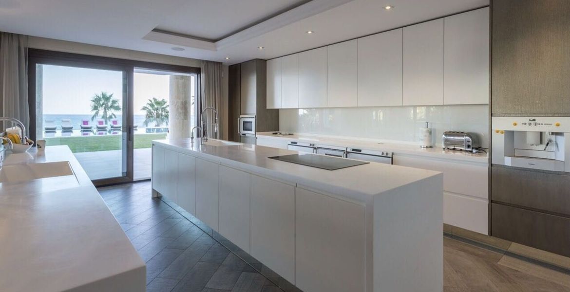 Luxury Villa in Marbella Club area Golden Mile