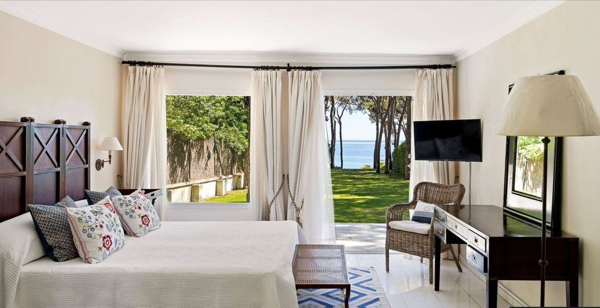 Rent Villa in Marbella Club
