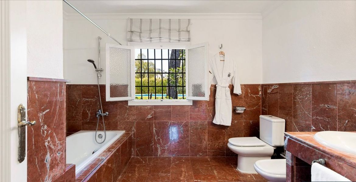 Rent Villa in Marbella Club