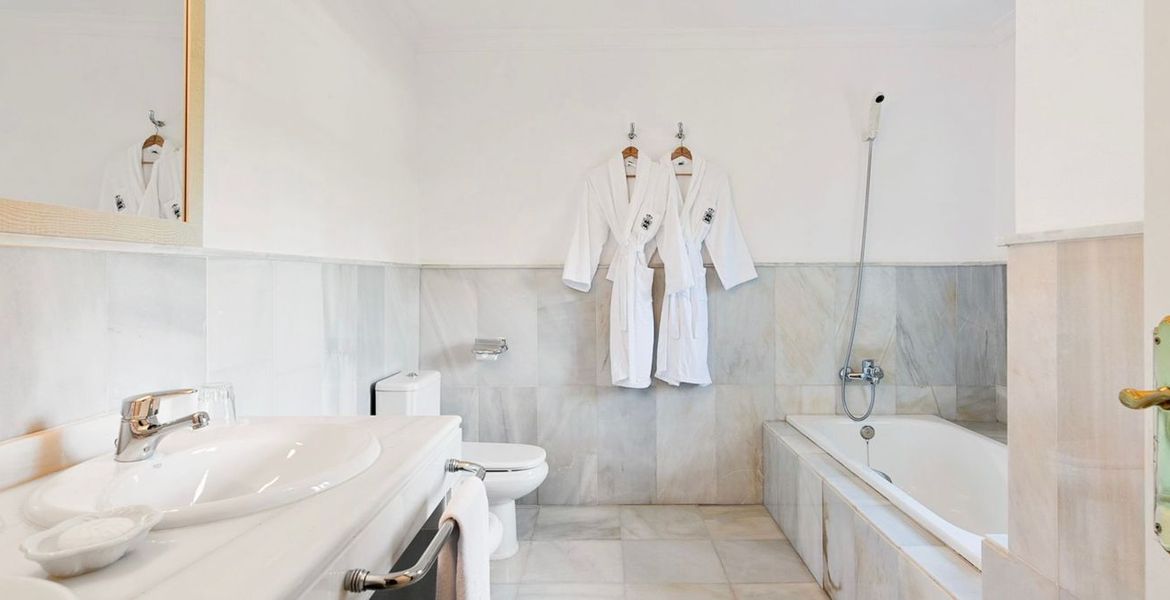 Rent Villa in Marbella Club