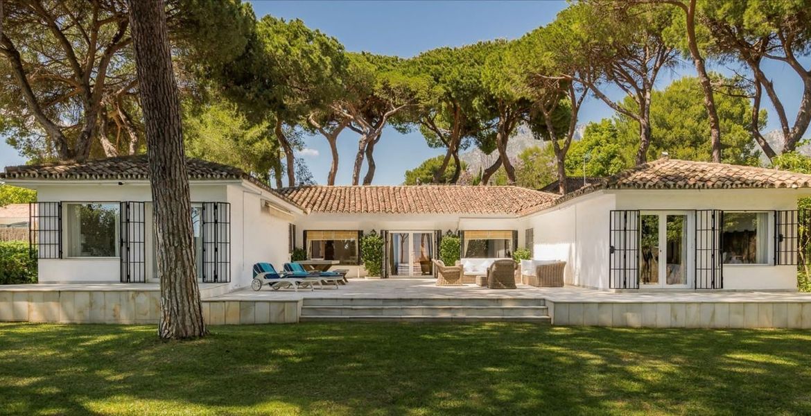 Rent Villa in Marbella Club