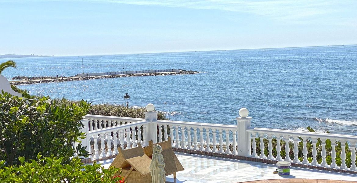 Beach Front Villa in Puente Romano