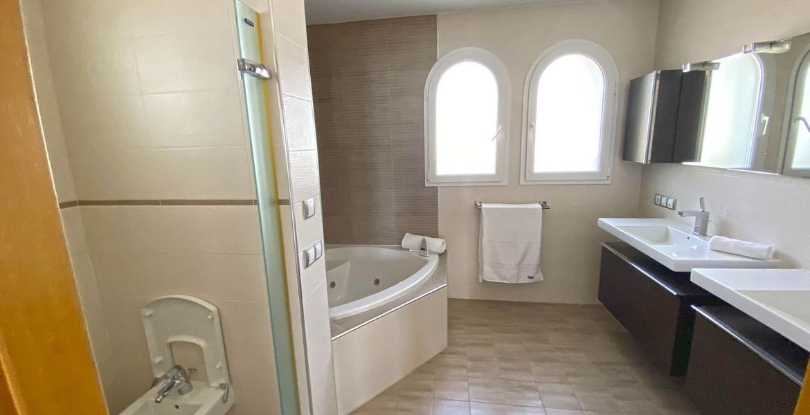 Beach Front Villa in Puente Romano