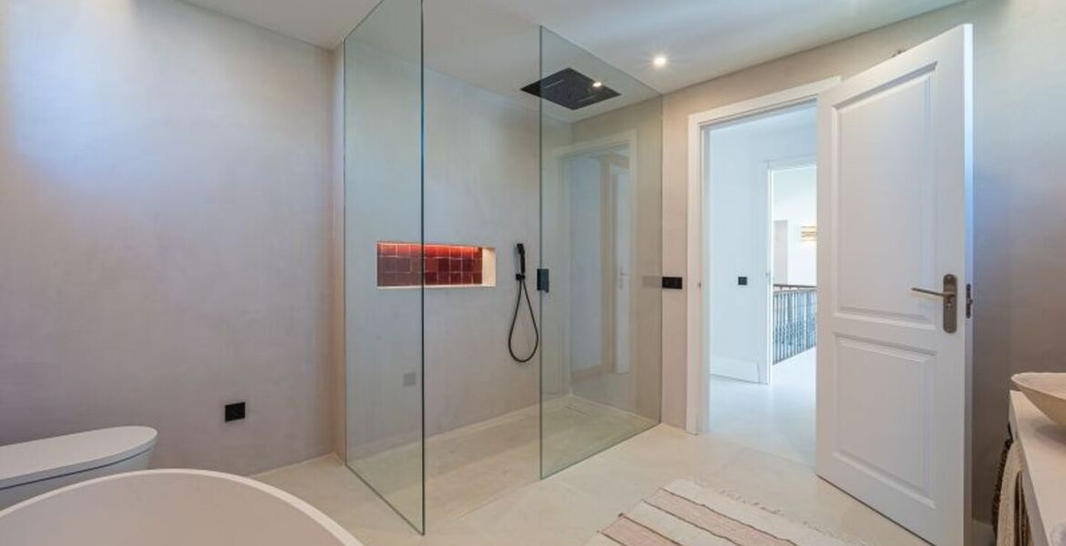 VILLA IN MARBELLA CLUB - GOLDEN MILE, MARBELLA.