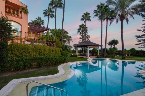 Duplex apartament for rent front line beach Marbella