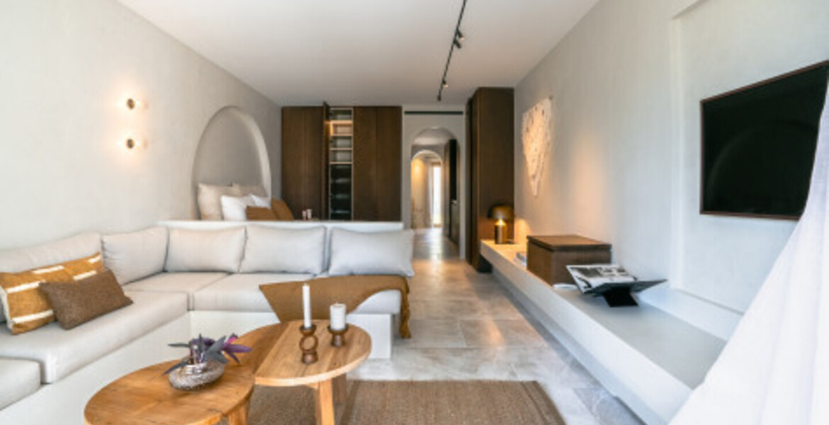 Private Suite One Bedroom in Hotel Puente Romano