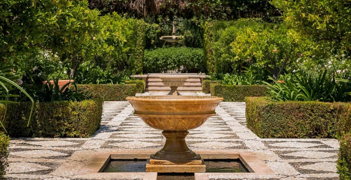Luxury villa for rent in Marbella Club