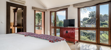 LUXURY SEA SIDE VILLA BETWEEN PUENTE ROMANO & MARBELLA CLUB