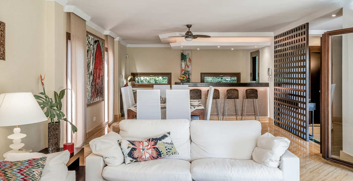 LUXURY SEA SIDE VILLA BETWEEN PUENTE ROMANO & MARBELLA CLUB