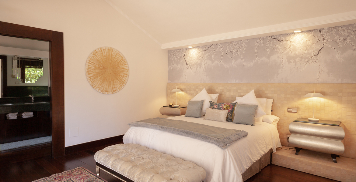 LUXURY SEA SIDE VILLA BETWEEN PUENTE ROMANO & MARBELLA CLUB