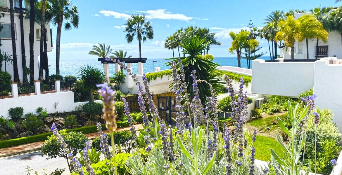 Luxury 3-Bedroom Apartment in Marina Puente Romano, Marbella