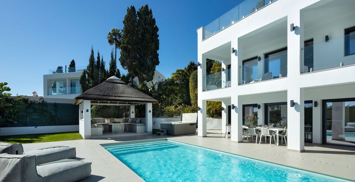 Villa for rent in Puerto Banus