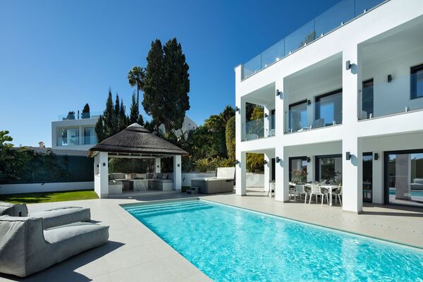 Villa for rent in Puerto Banus Marbella