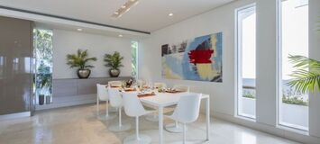 Contemporary Villa in Puente Romano with Smart Home