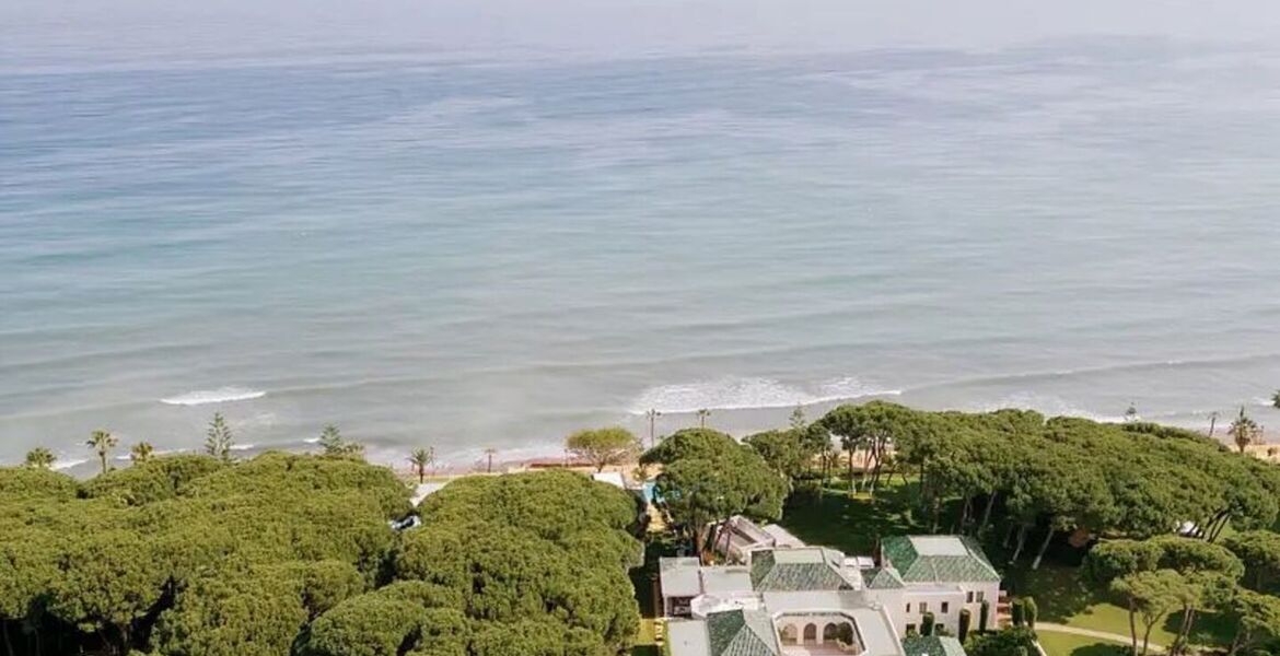 Beachfront Villa on Marbella's Golden Mile