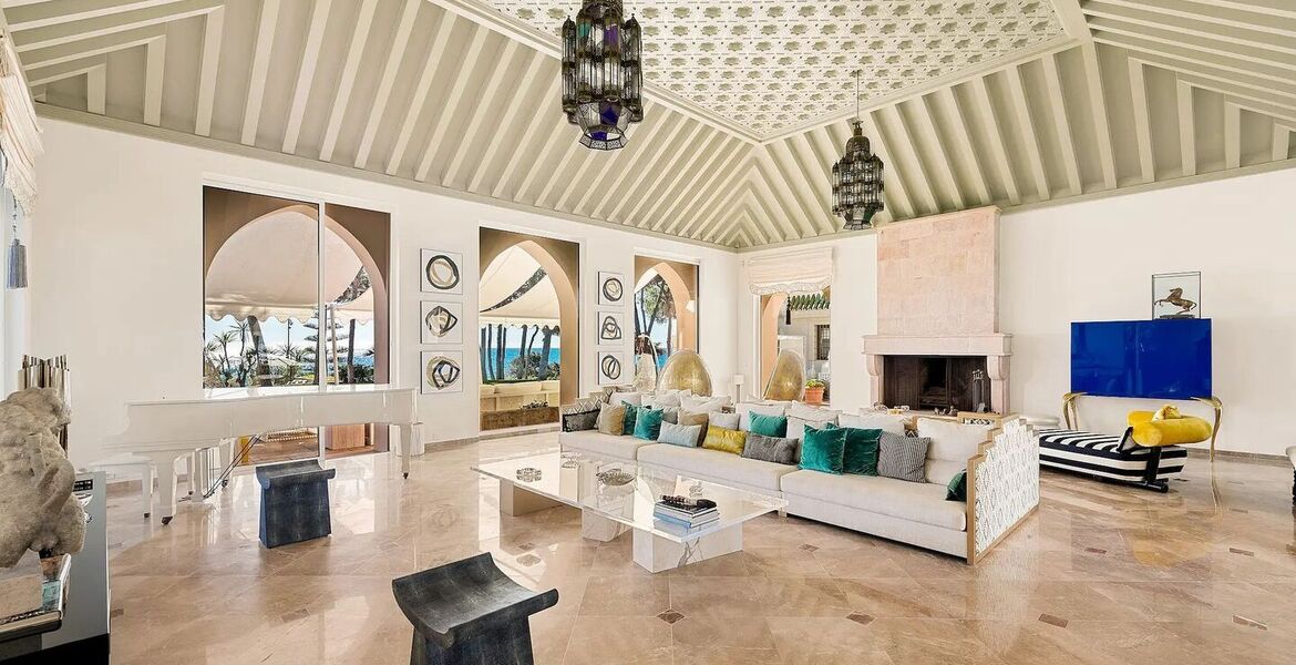 Beachfront Villa on Marbella's Golden Mile