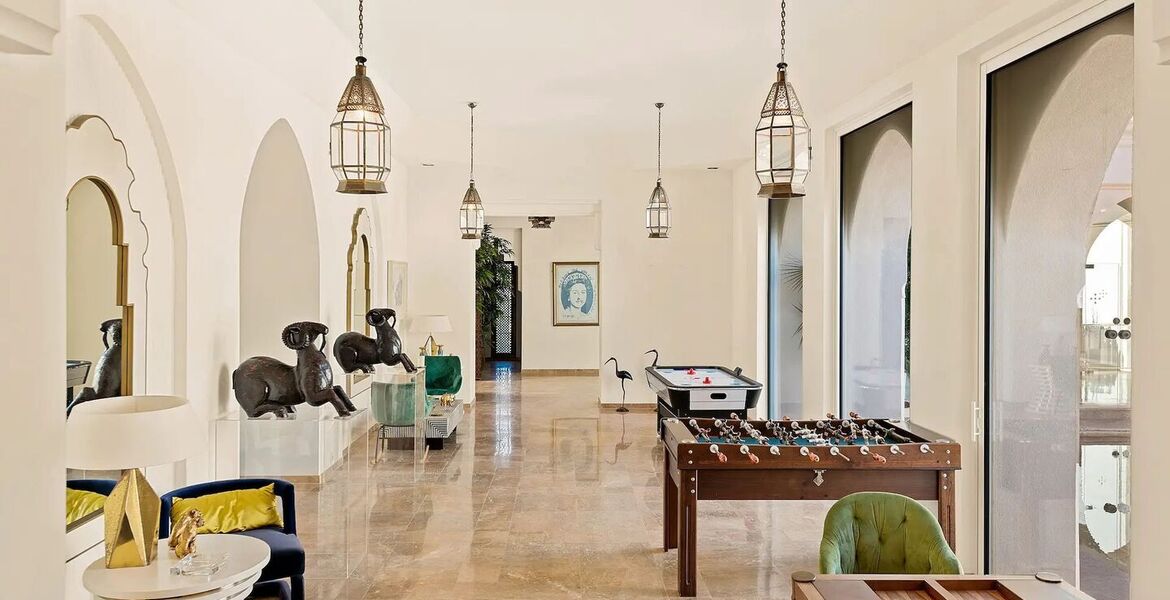 Beachfront Villa on Marbella's Golden Mile