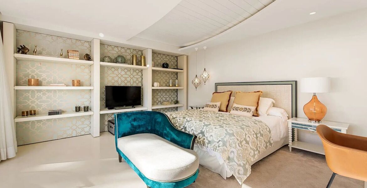 Beachfront Villa on Marbella's Golden Mile