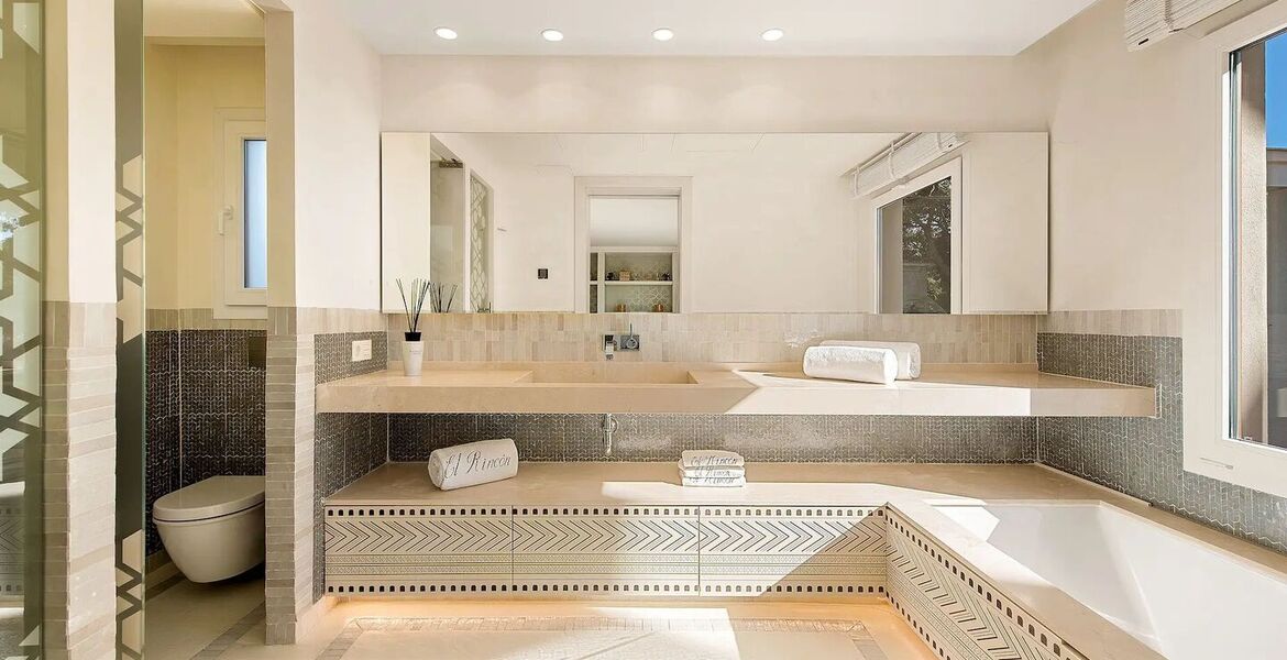 Beachfront Villa on Marbella's Golden Mile