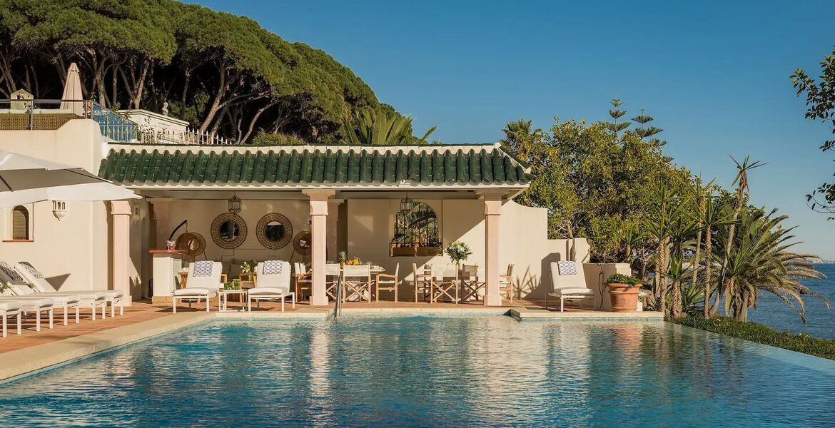 Beachfront Villa on Marbella's Golden Mile
