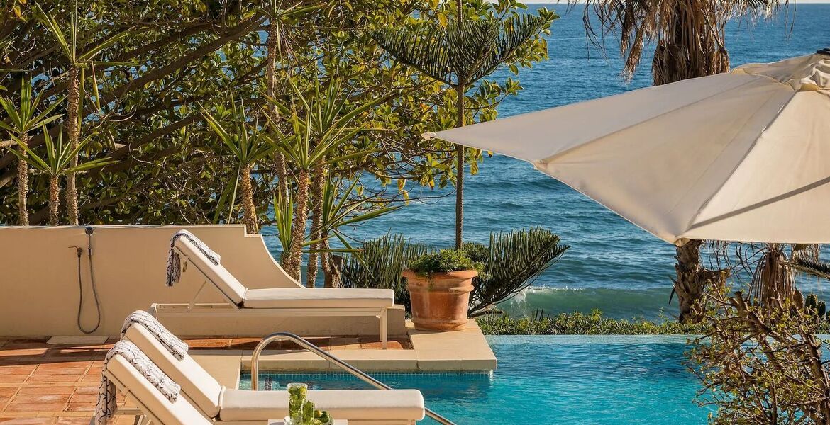 Beachfront Villa on Marbella's Golden Mile