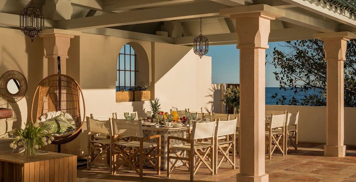 Beachfront Villa on Marbella's Golden Mile