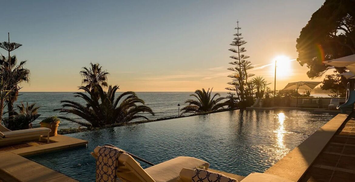 Beachfront Villa on Marbella's Golden Mile