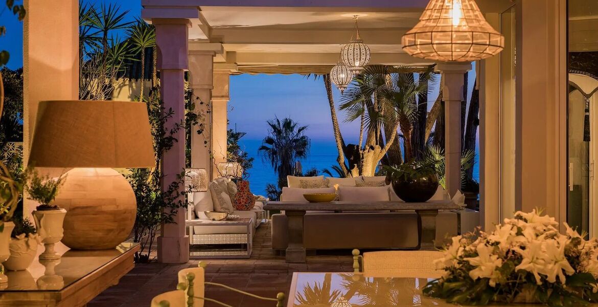 Beachfront Villa on Marbella's Golden Mile