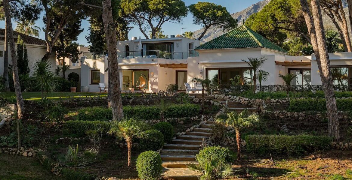 Beachfront Villa on Marbella's Golden Mile