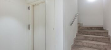 Exclusiva Casa Adosada de 4 Dormitorios en la Milla de Oro