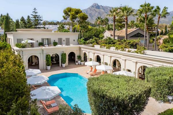 Villa in Golden Mile Puente Romano Marbella 