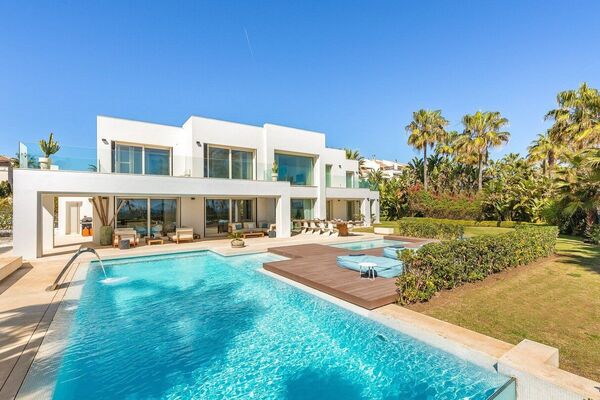 Villa en primera línea de playa en alquiler en la Milla de O