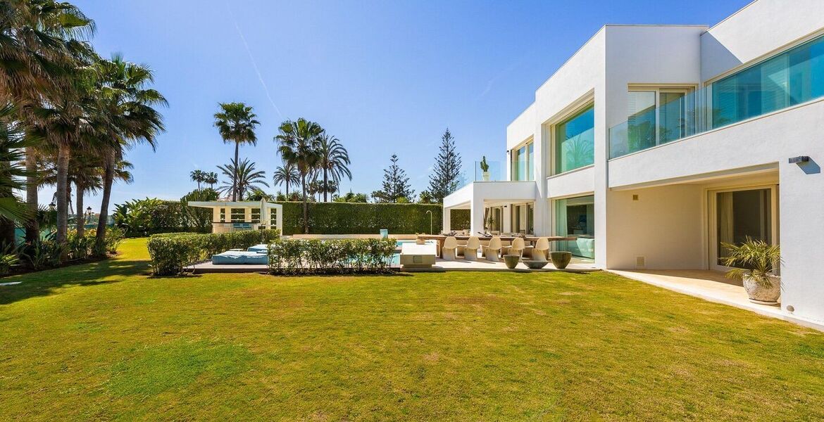 Villa en primera línea de playa en alquiler en la Milla de O
